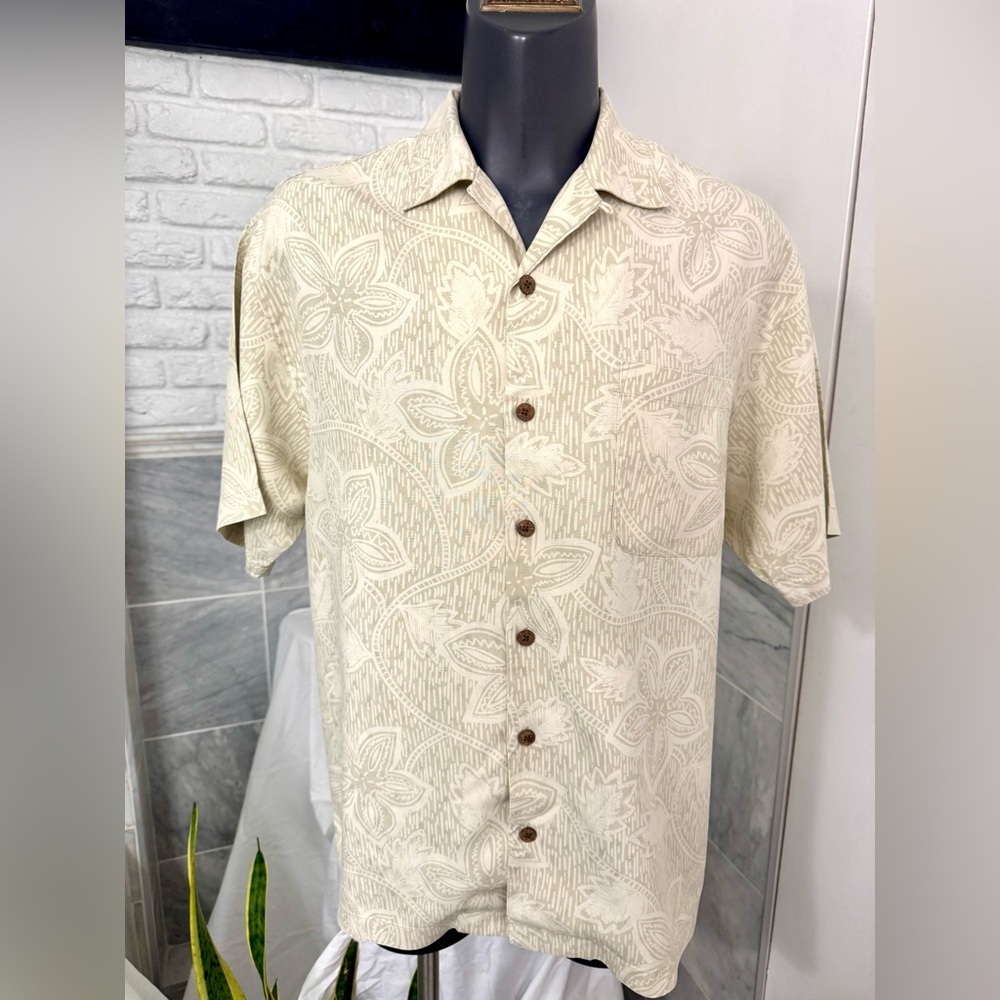 NWOT Tommy Bahama 100% Silk Shirt ,for touch of luxury in you casual closet